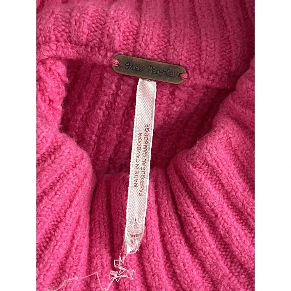 Free People Sunbeam Knit Oversized Mockneck Sweater Fuchsia Pink‎ Sz M Chunky